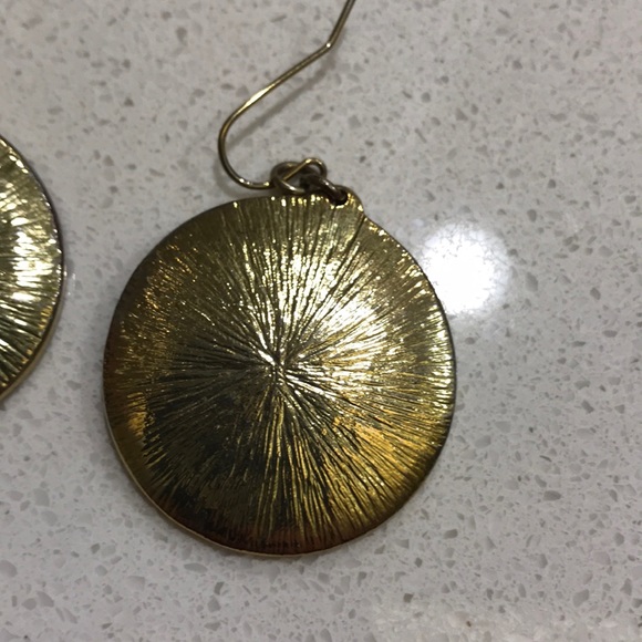 Banana Republic Gold statement earrings - Picture 3 of 5